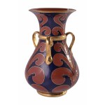 KADYNY. Three-cushion vase with acanthus (large), BRG (blau-rot-gold) style.