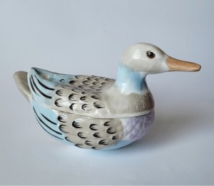 KUZNIECOW, Ryga. Maselniczka porcelanowa w formie kaczki. Fabryka Porcelany M. S. Kuzniecow w Rydze, 1891-1917