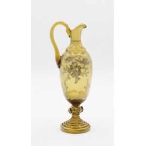 Eclectic carafe with floral decoration