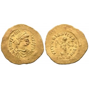 Justinian I (527-565), Tremissis, Constantinople; AV (1,46 g; 16 mm; 5 h)