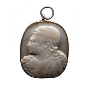 A large Late Renaissance agate cameo set in a silver pendant. Bust of Athena.