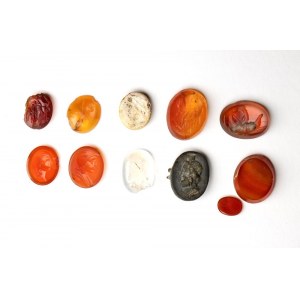 A lot of 10 ancient and modern engraved gems. Various subjects.