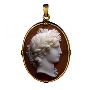 An early Victorian agate cameo set in a gold pendant. Laureated head of Apollo.