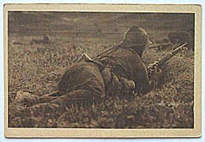 [An infantry soldier in a shooting position]. Polish Army - Polish Army [Text by J...