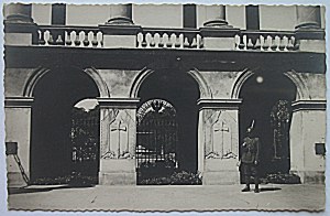 [WARSAW]. Tomb of the Unknown Soldier in the colonnade of the Saxon Palace. Postal,photographic, unsigned....