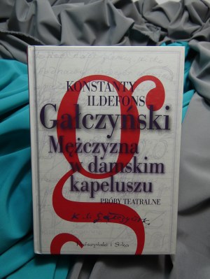 Mężczyzna w damskim kapeluszu Gałczyński autograf