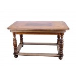 Baroque table, Table top inlaid, with 4 coats of arms in the corner