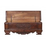 Chest, Italy