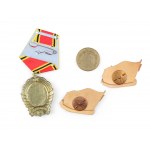 Mixed lot, Pair of Soviet Komsomolets badges with submarine motifs