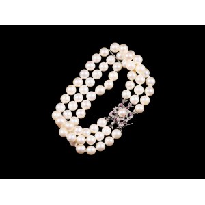 Three-row pearl bracelet, Clasp 18kt white gold with diamonds (?)