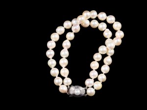 Double-row pearl bracelet, Clasp 14kt white gold