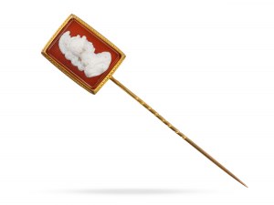 Pin, Yellow gold with cut agate