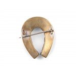 Garnet brooch in the shape of a horseshoe, Yellow metal