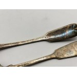 3 grawerowane posrebrzane łyżki, dwie Fraget