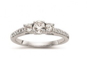 GOLD RING WITH LAB GROWN DIAMONDS - 409 LG