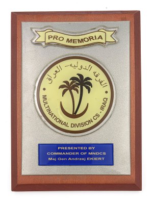 COMMEMORATIVE PLAQUE PKW IRAQ MULTINATIONAL DIVISION CS IRAQ FOR GENERAL ANDRZEJ EKIERT
