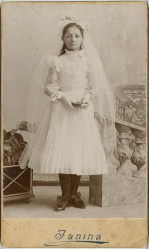 Nowy Sącz, Janina - Girl in communion dress, ca. 1900.