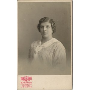 Lwów, Henner B. - Kobieta, ok. 1900.