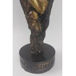 proj. Marek Sierpinski?, Statuette Foundation for Children In Time to Help