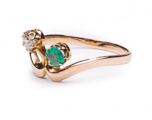 Ring with diamond and emerald, early 20th century jewelry, pr. gold 