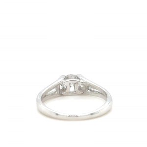 BAGUE EN OR DE 3,13 GR AVEC DIAMANTS - DH-R620