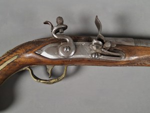 Pistola con serratura a bilanciere, XVIII secolo.