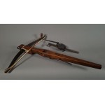 A replica of a 14th century crossbow with a tension elevator, 20th century.