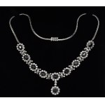 Necklace with sapphires