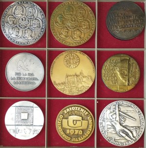 54 MEDALS