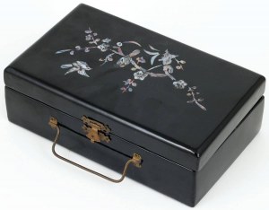 BEAUTY CASE, China, mid-20th century.