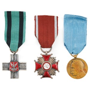 SET OF MEDALS AND DECORATIONS
