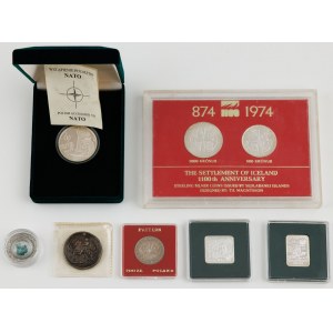 SET OF COINS