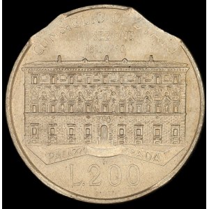 Italy. 1990 200 Lire Mint Error Double Clip