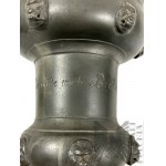 XIX w. - Duży Kielich Cynowy (Wilkom) z Grawerunkiem “Podarowany przez B. Richtera, 1820 r.; Późniejszy Grawerunek 1895 r.