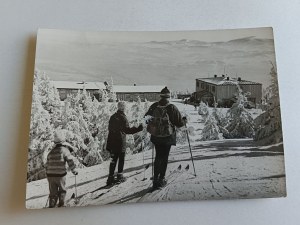 CARTE POSTALE PRL BESKID ŚLĄSKI SHELTER PTTK NA SKRZYCZNEM, SKIEURS, HIVER