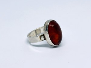 Bague en argent avec ambre