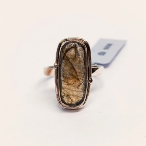 Silver ring with natural labradorite