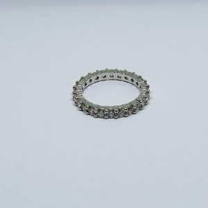 Bague d'éternité en argent avec zircons blancs