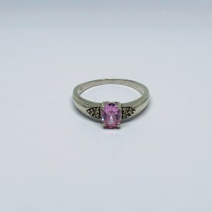 Bague en argent avec saphirs blancs et zircons roses