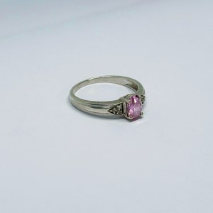 Bague en argent avec saphirs blancs et zircons roses