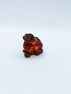 Hand carved transparent natural Baltic amber frog/frog figurine