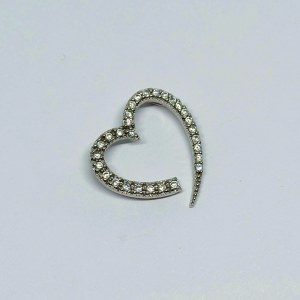 Pendentif en argent en forme de cœur avec zircons blancs