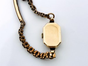 Montre Tudor en or pour femme 15 mm