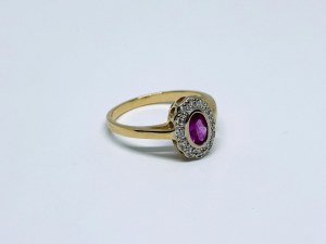 Gold ring with natural ruby and diamonds