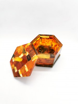 Art Deco trinket box in Baltic amber