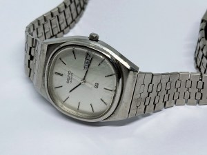 Seiko Quartz DayDate 33 mm men's watch