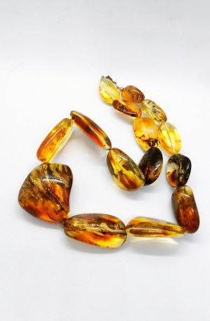Necklace of transparent natural Baltic amber with silver clasp