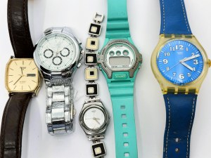 Mix of 5 quartz watches
