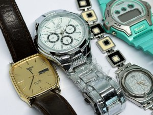 Mix of 5 quartz watches