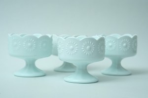 4 Glass cups , 